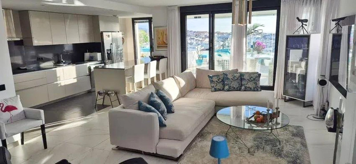 2 Bedroom Apartment for Sale in Estepona — 8