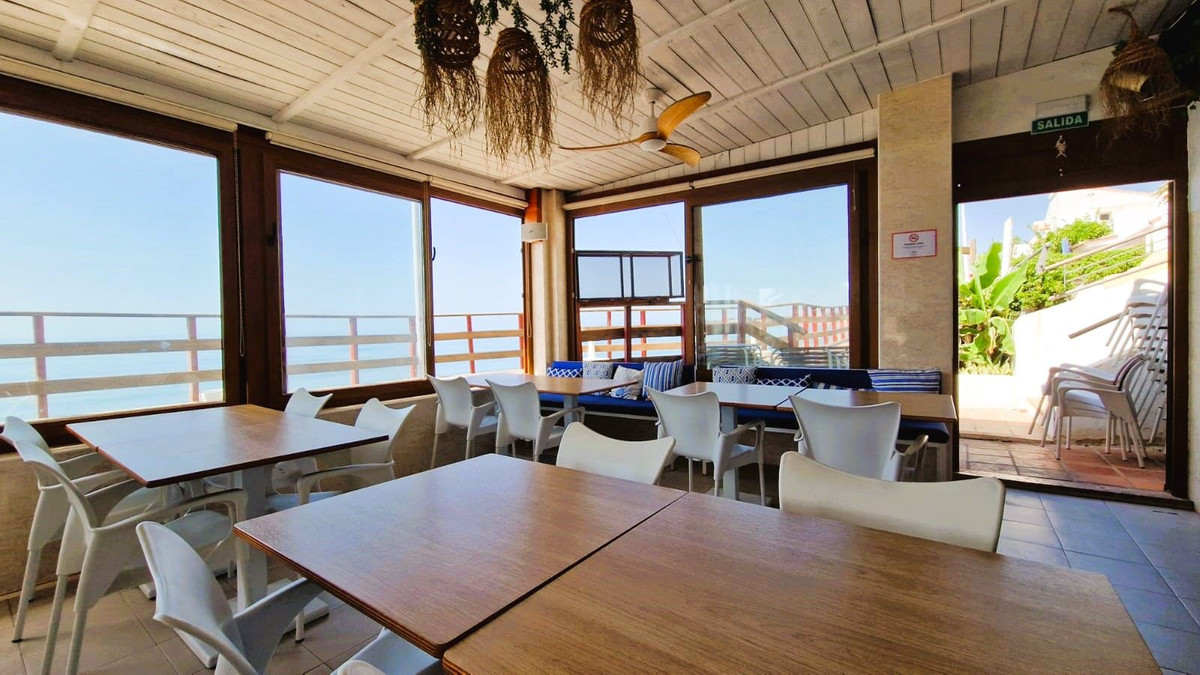 3 Bedroom Villa for Sale in Estepona