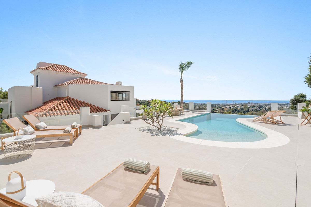 5 Bedroom Villa for Sale in Nueva Andalucía — 3