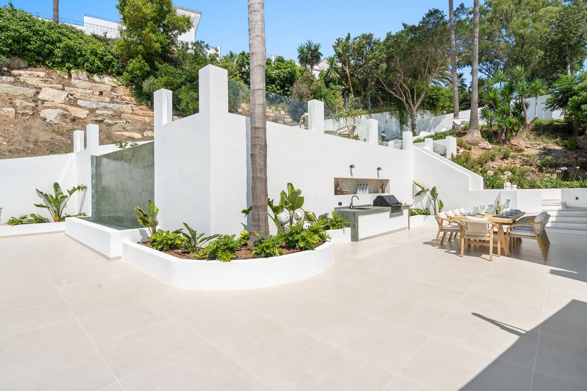 5 Bedroom Villa for Sale in Nueva Andalucía — 7