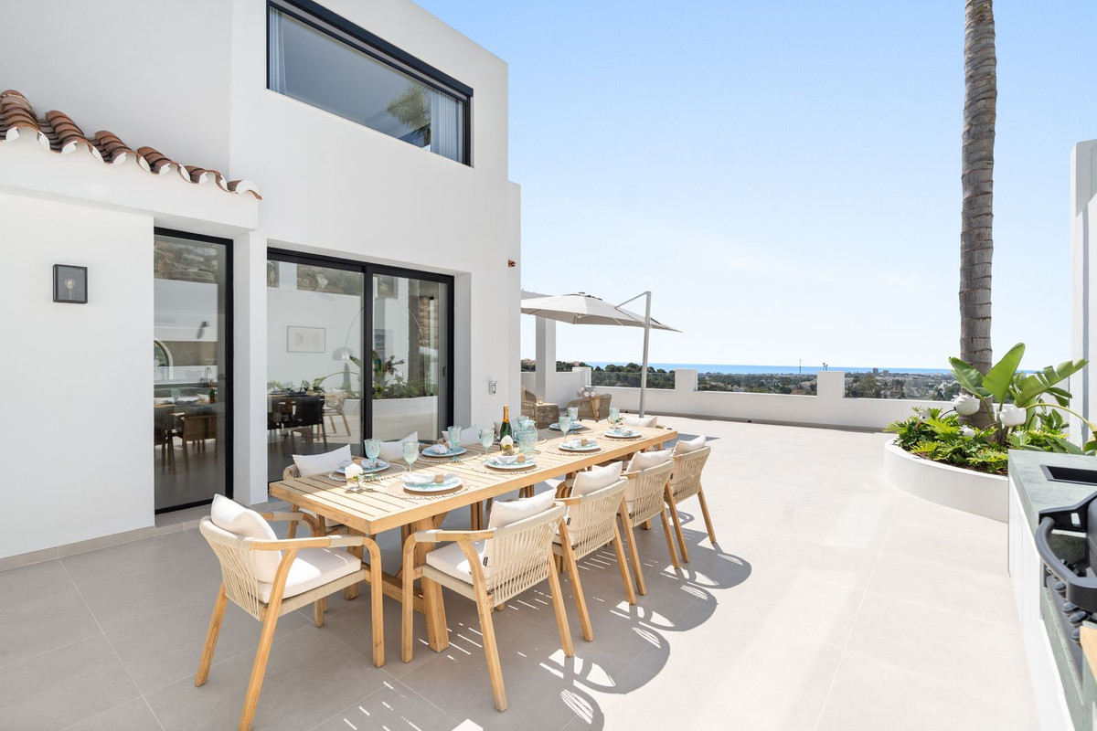 5 Bedroom Villa for Sale in Nueva Andalucía — 9