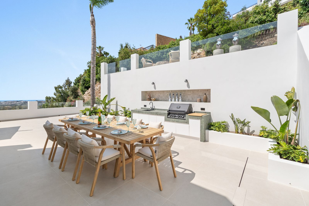 5 Bedroom Villa for Sale in Nueva Andalucía — view 10
