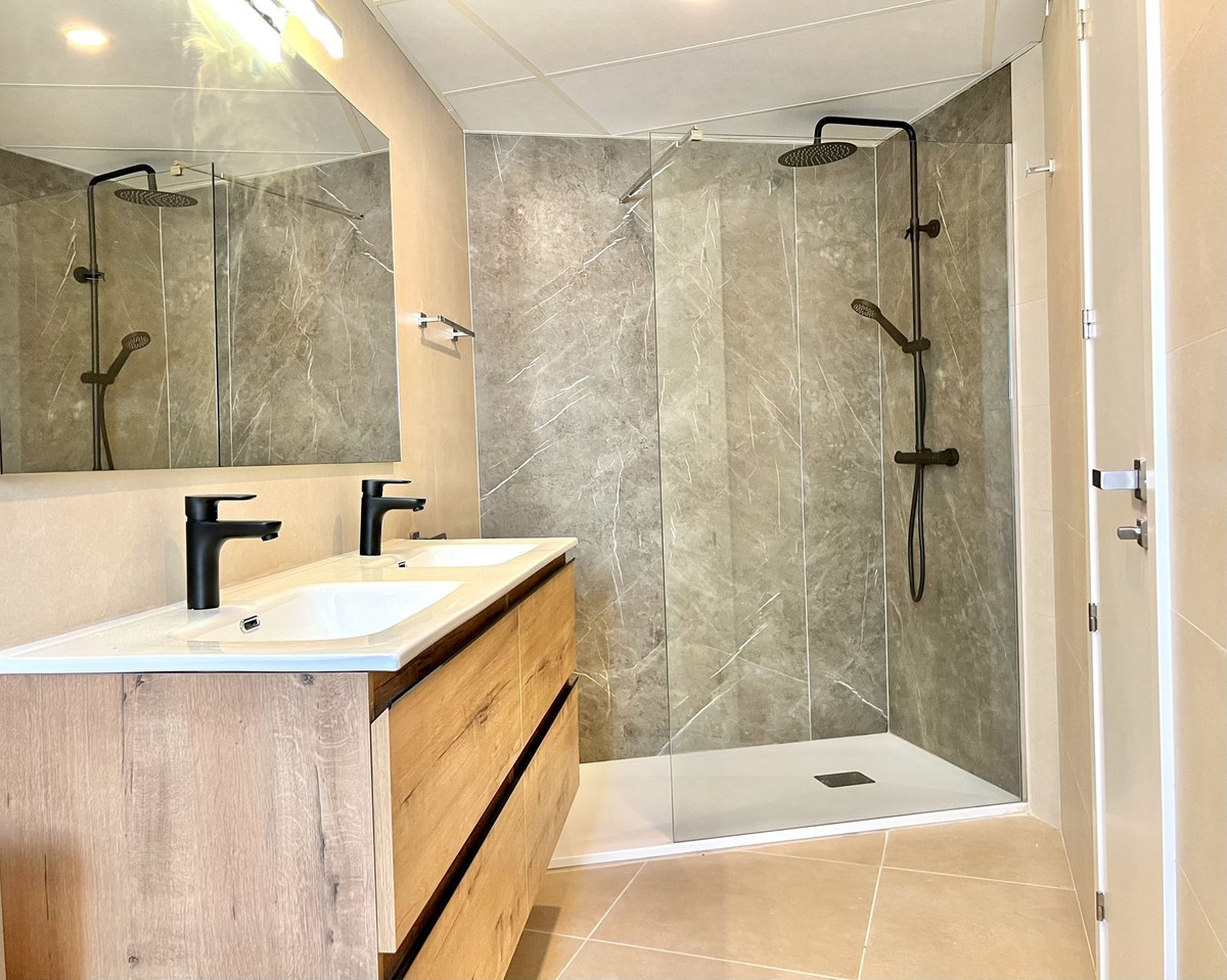 3 Bedroom Villa for Sale in Estepona — 7