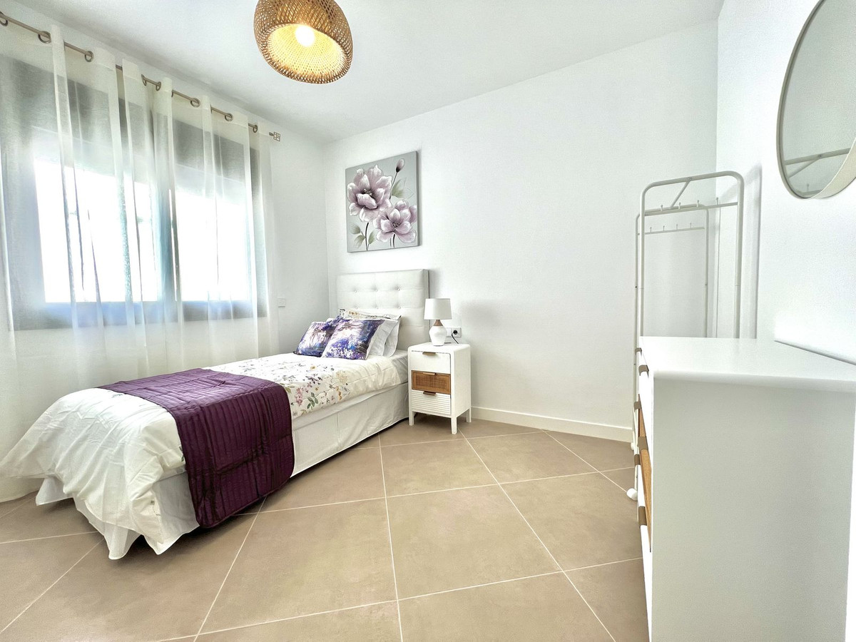 3 Bedroom Villa for Sale in Estepona — view 10