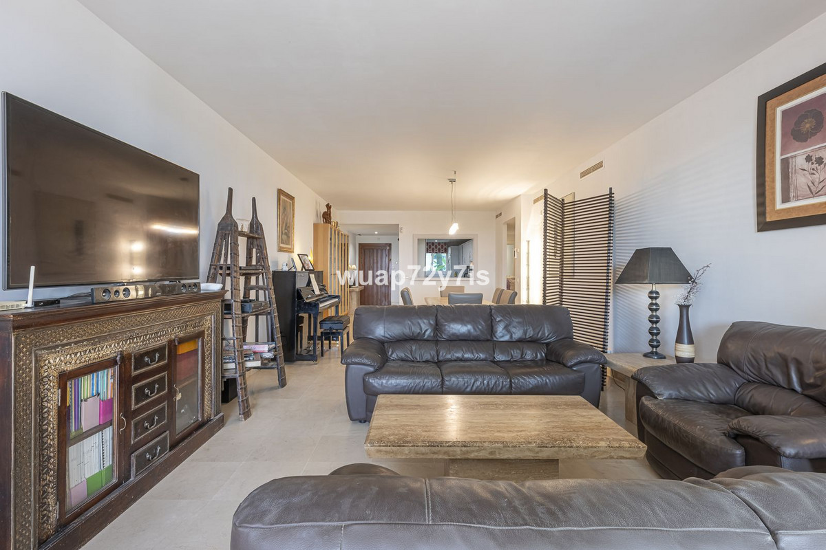3 Bedroom Apartment for Sale in Nueva Andalucía — 4