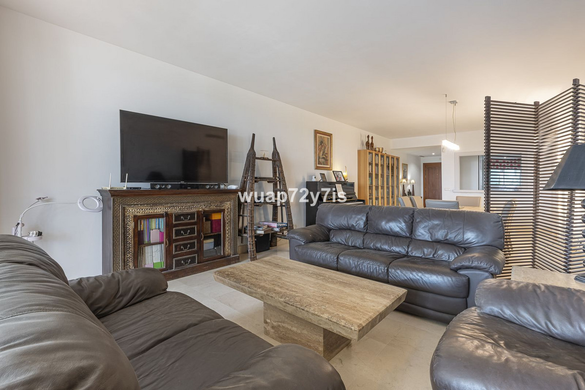 3 Bedroom Apartment for Sale in Nueva Andalucía — 5