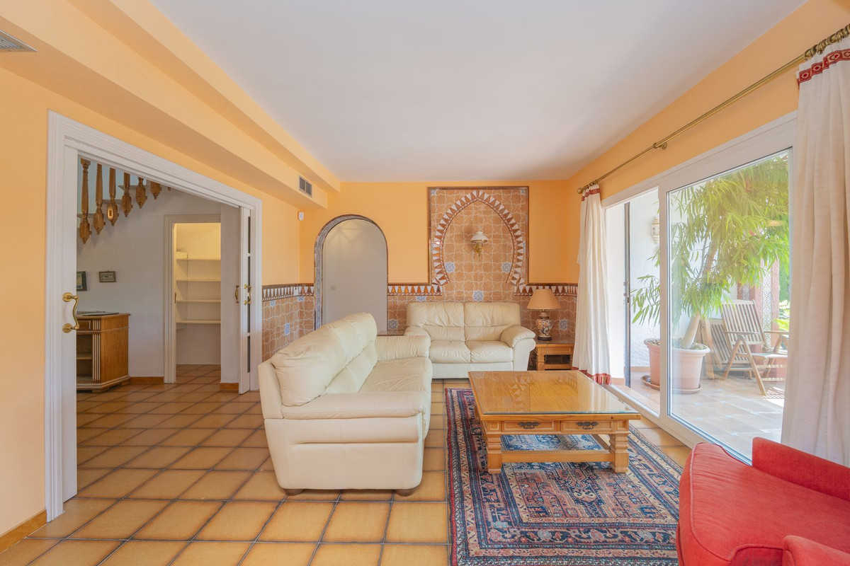 3 Bedroom Villa for Sale in Marbella — 9