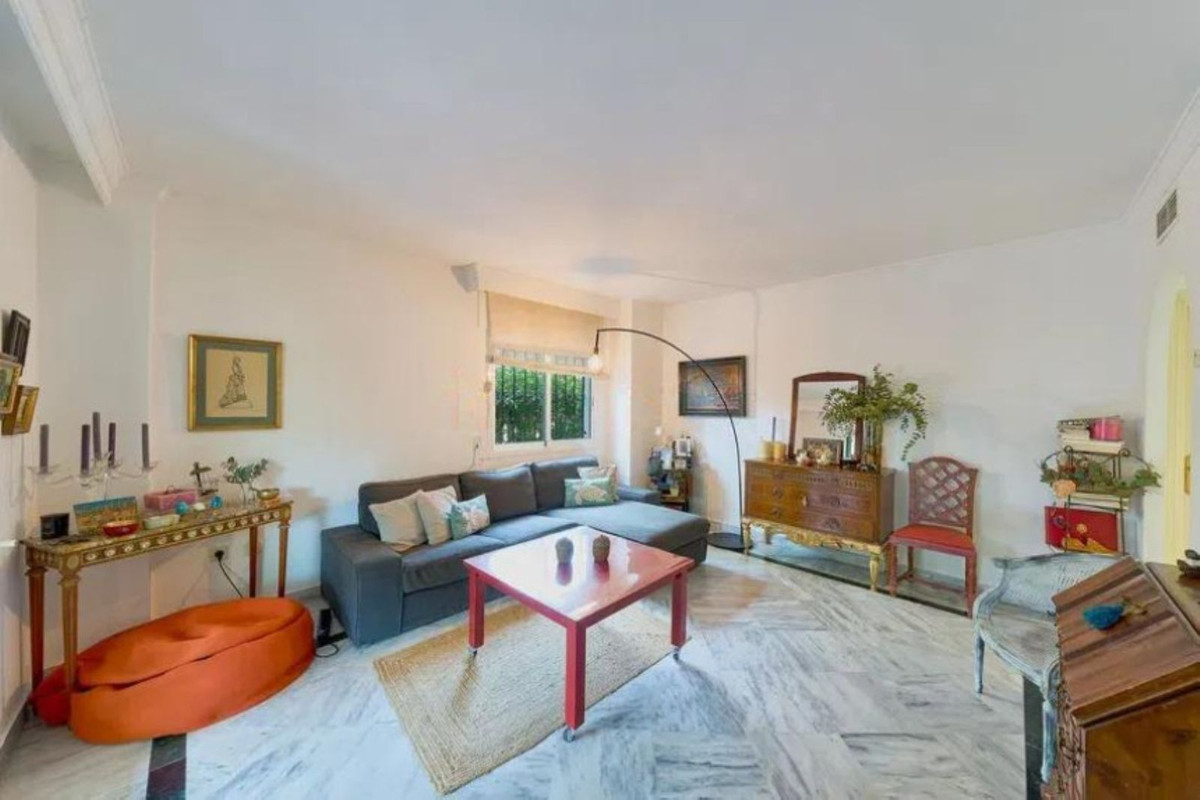 3 Bedroom Apartment for Sale in Marbella — 3