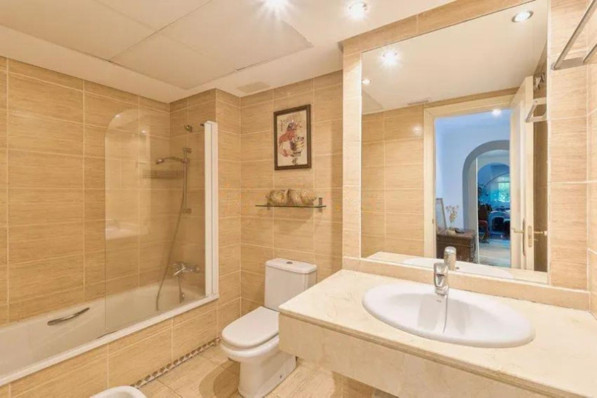 3 Bedroom Apartment for Sale in Marbella — 8
