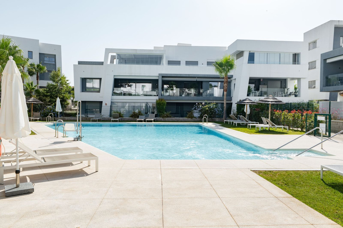 2 Bedroom Apartment for Sale in Estepona