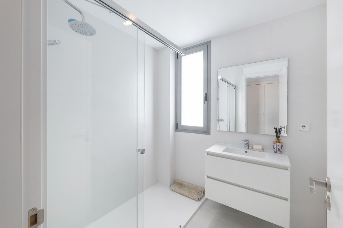 2 Bedroom Apartment for Sale in Estepona — 6