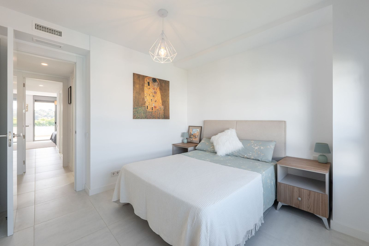 2 Bedroom Apartment for Sale in Estepona — 7