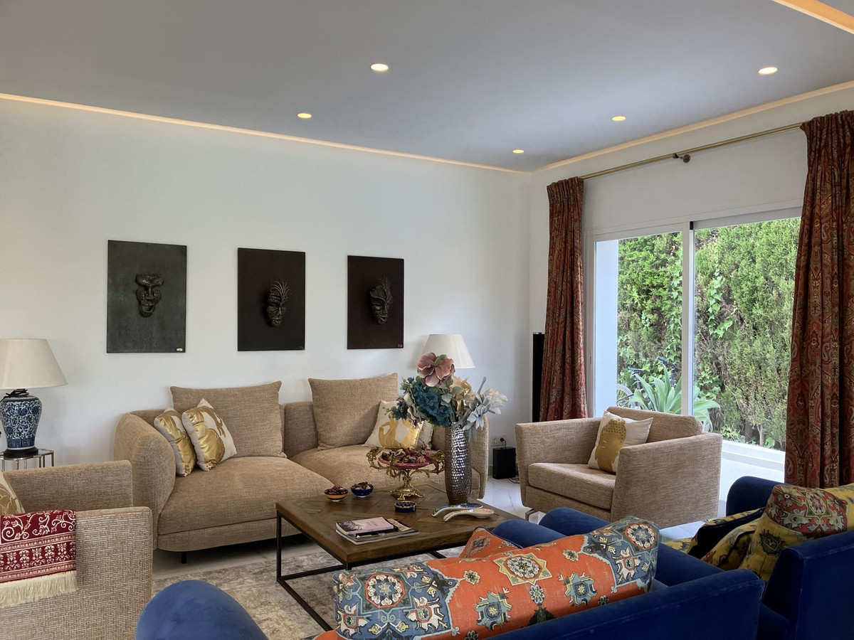 6 Bedroom Villa for Sale in Puerto Banús — 7