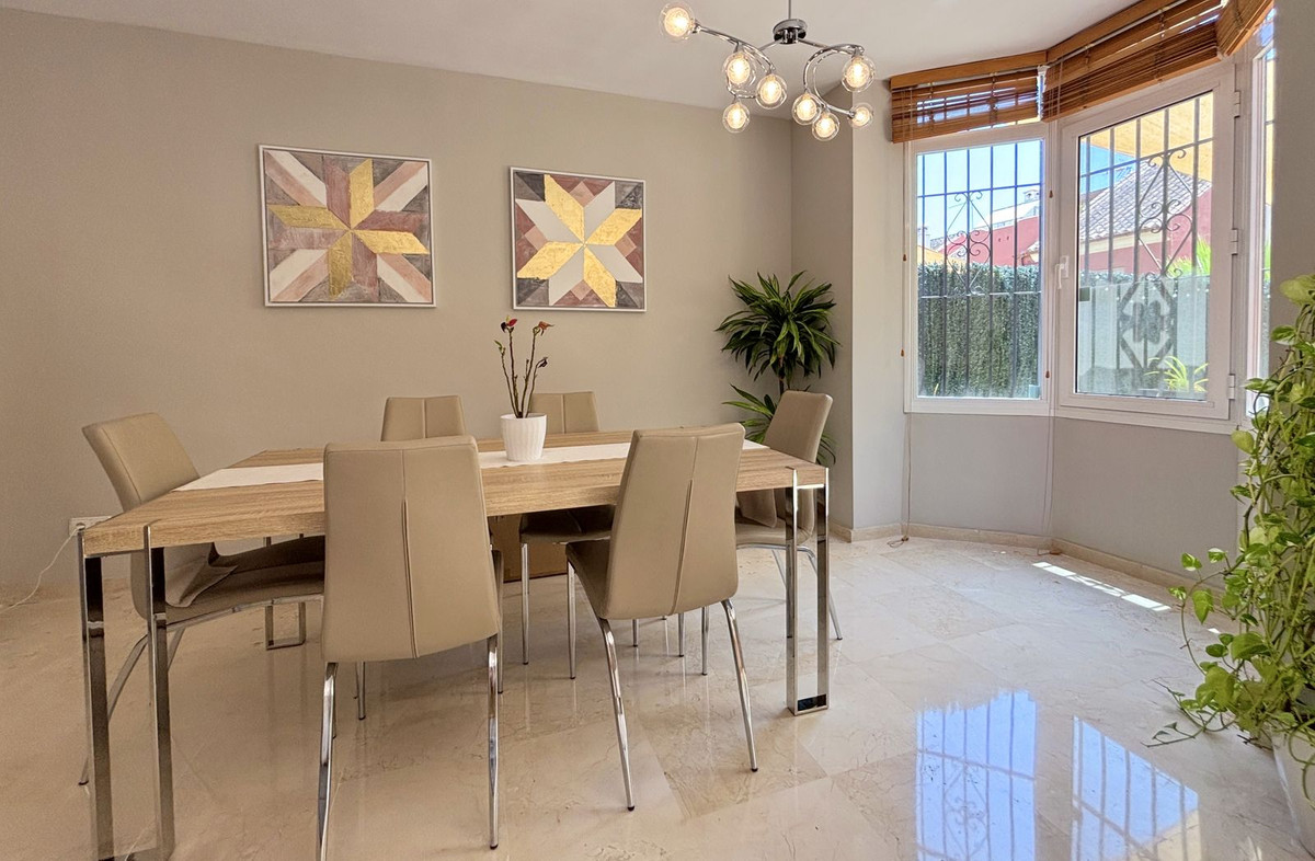 3 Bedroom Villa for Sale in Estepona — 8