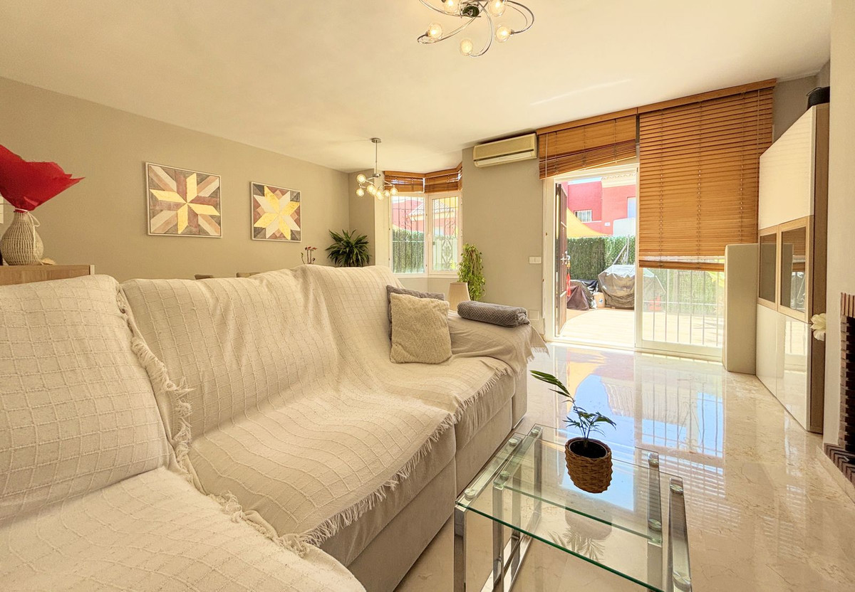 3 Bedroom Villa for Sale in Estepona — view 10