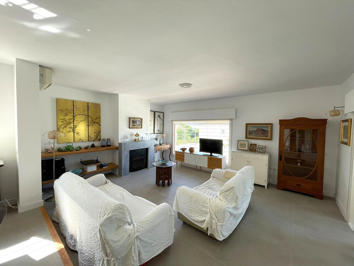 4 Bedroom Villa for Sale in Estepona — 6
