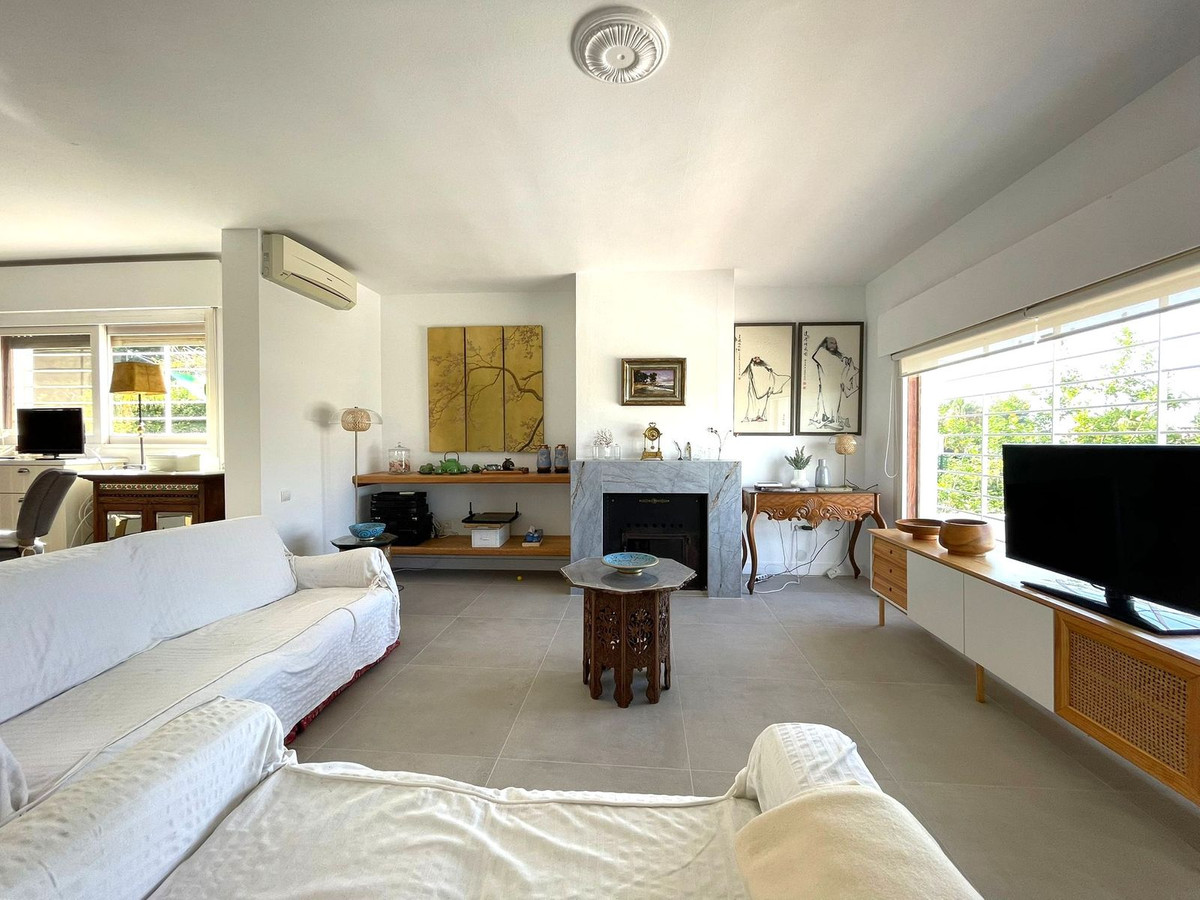 4 Bedroom Villa for Sale in Estepona — 7