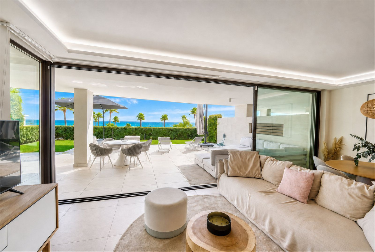 3 Bedroom Apartment for Sale in Estepona