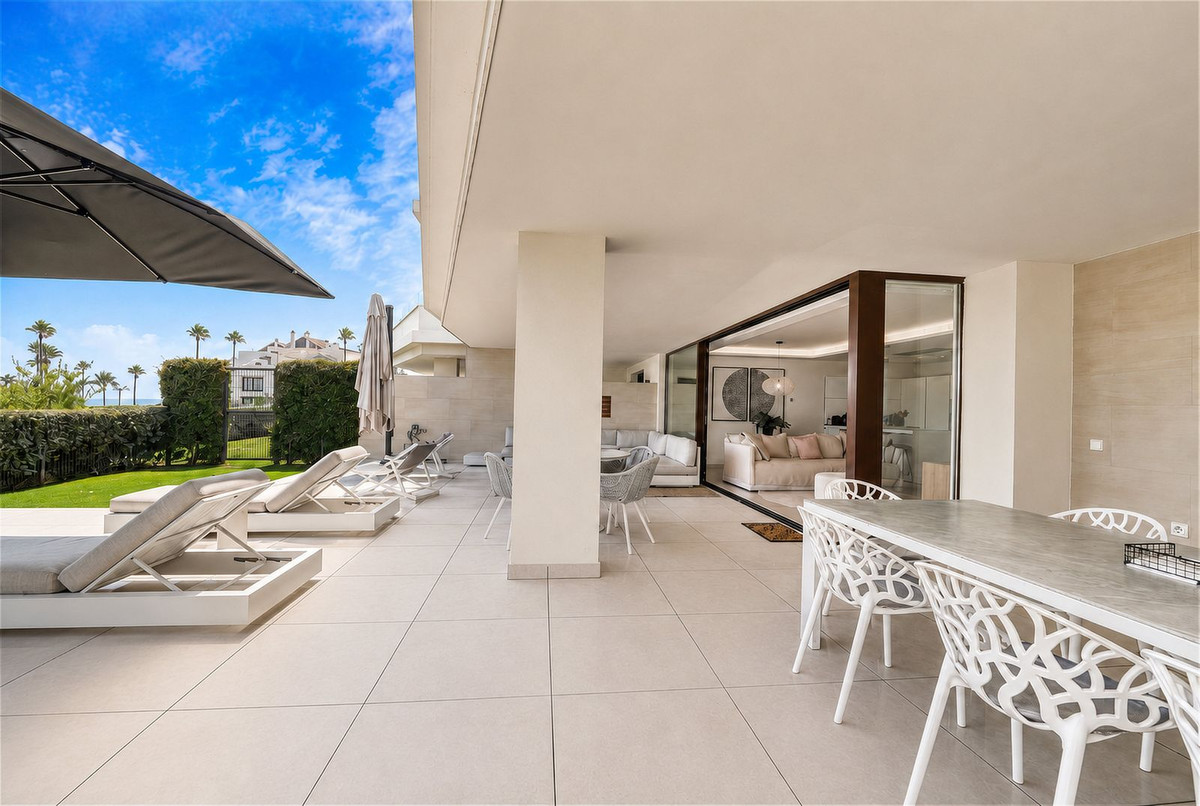 3 Bedroom Apartment for Sale in Estepona — view 12