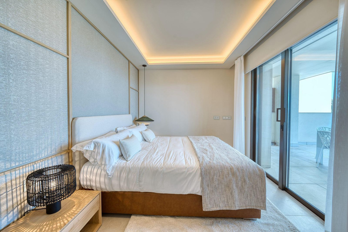 3 Bedroom Apartment for Sale in Estepona — view 13