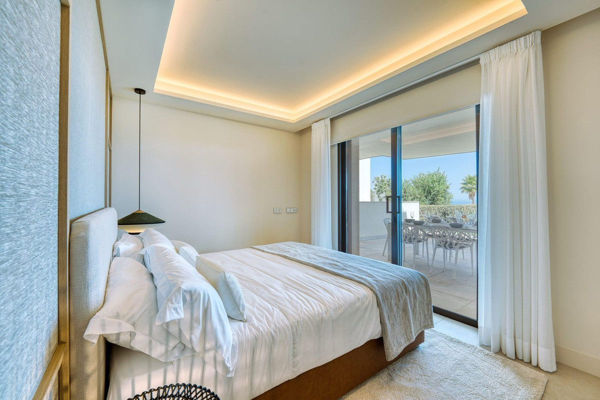 3 Bedroom Apartment for Sale in Estepona — view 14