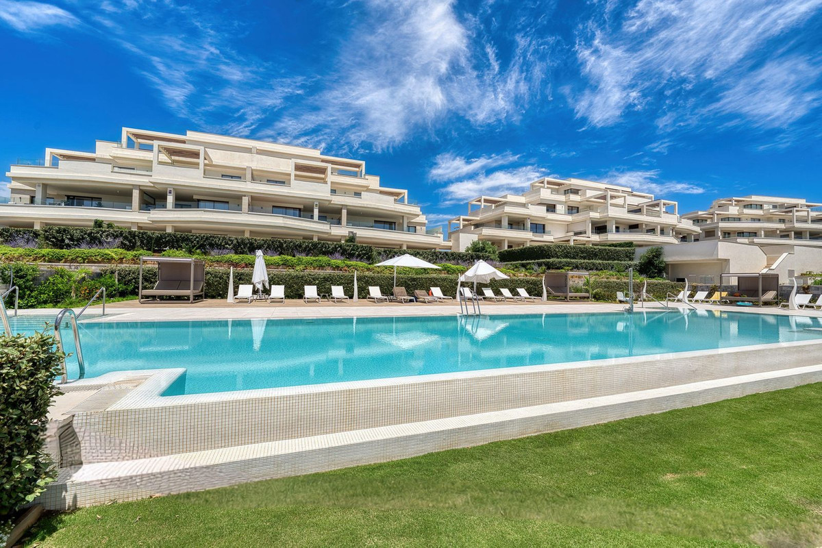 3 Bedroom Apartment for Sale in Estepona — view 16