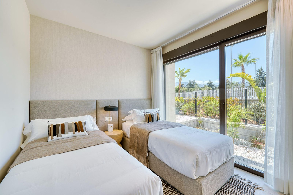 3 Bedroom Apartment for Sale in Estepona — view 19