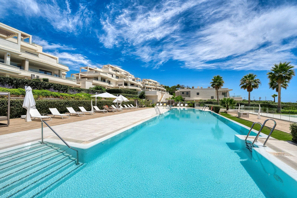 3 Bedroom Apartment for Sale in Estepona — view 7