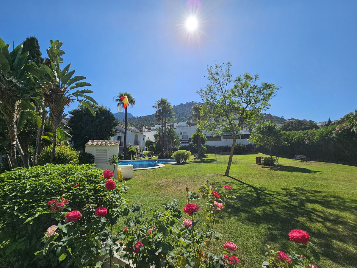 3 Bedroom Villa for Sale in Benahavís — 3
