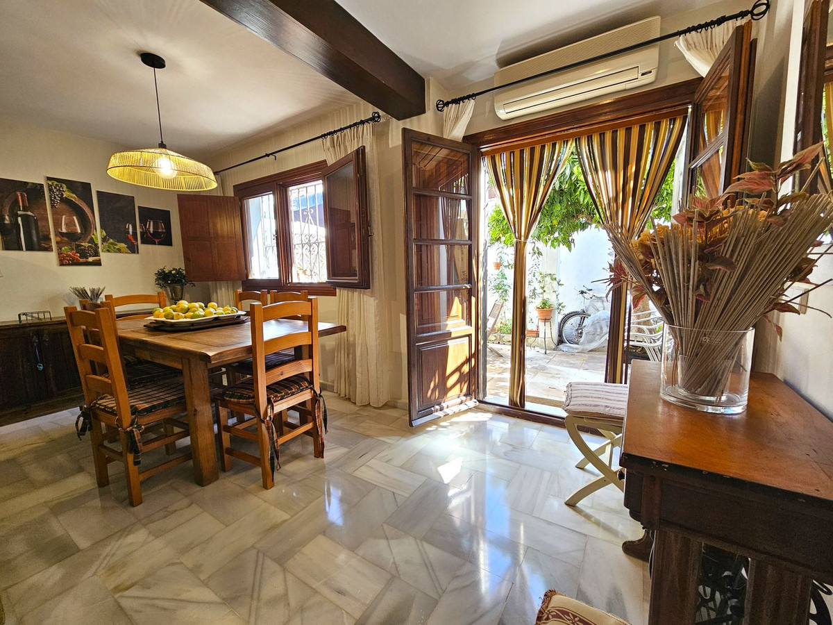 3 Bedroom Villa for Sale in Benahavís — 5