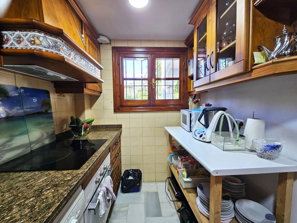3 Bedroom Villa for Sale in Benahavís — view 10
