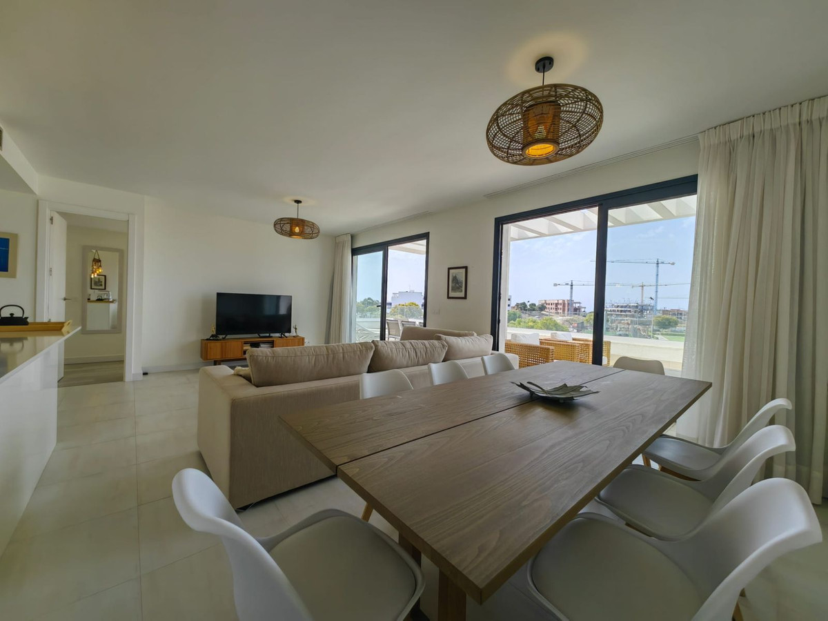 3 Bedroom Apartment for Sale in Estepona — 3