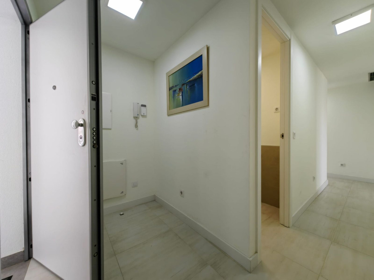 3 Bedroom Apartment for Sale in Estepona — 6