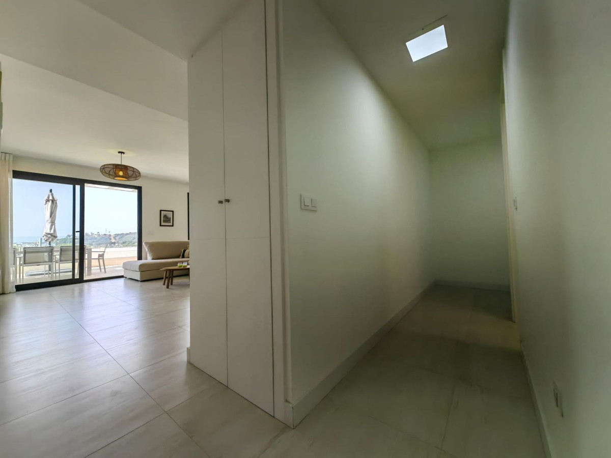 3 Bedroom Apartment for Sale in Estepona — 7