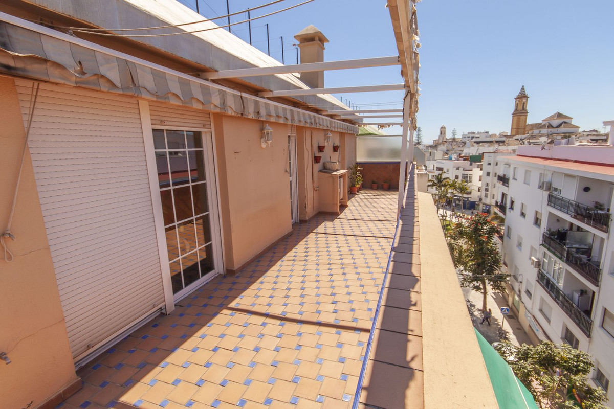 3 Bedroom Apartment for Sale in Estepona
