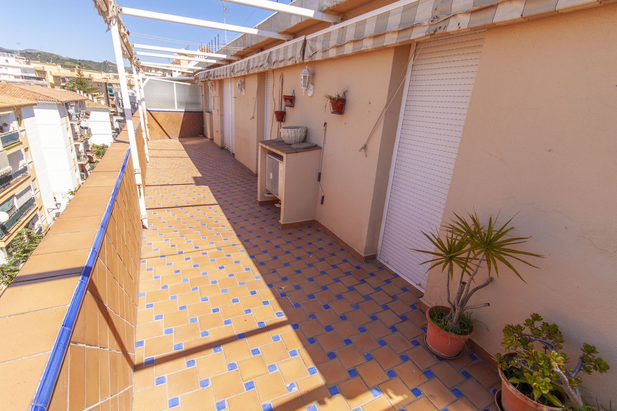 3 Bedroom Apartment for Sale in Estepona — 2