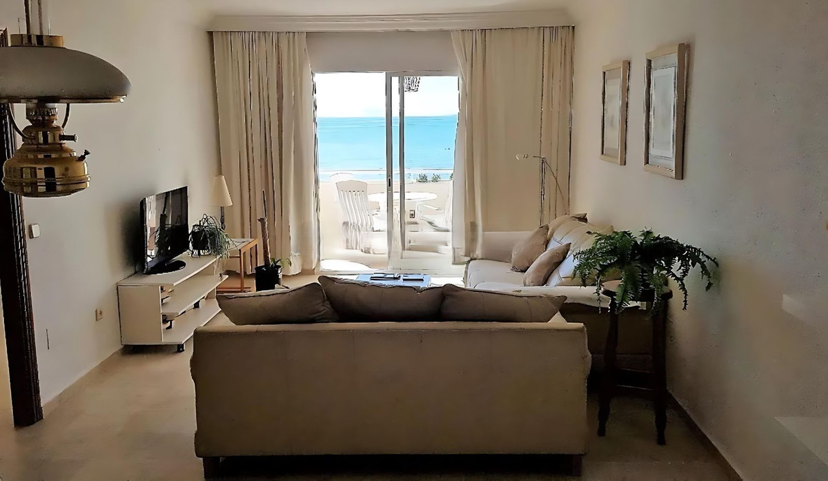 2 Bedroom Apartment for Sale in Estepona — view 11