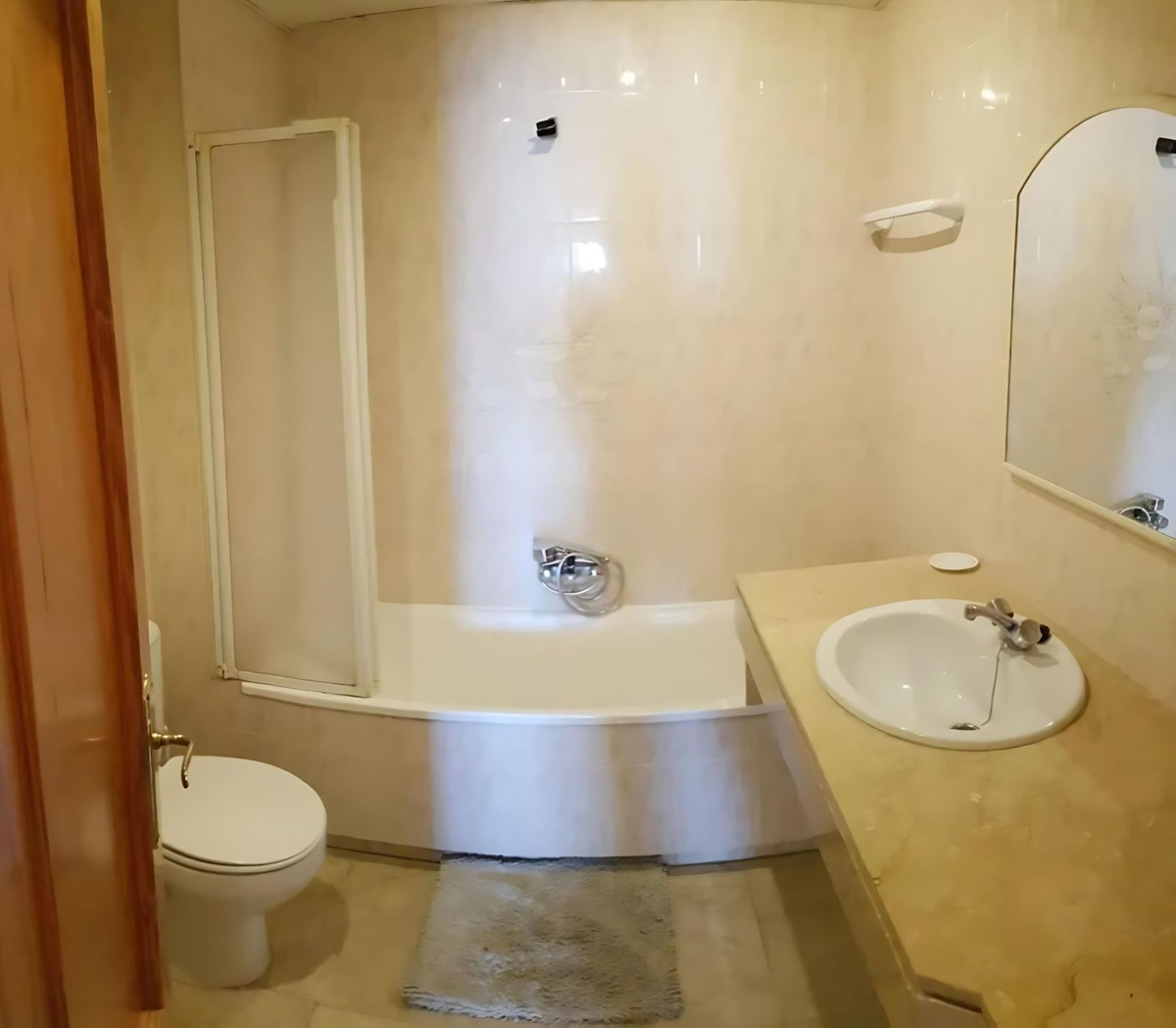 2 Bedroom Apartment for Sale in Estepona — view 13