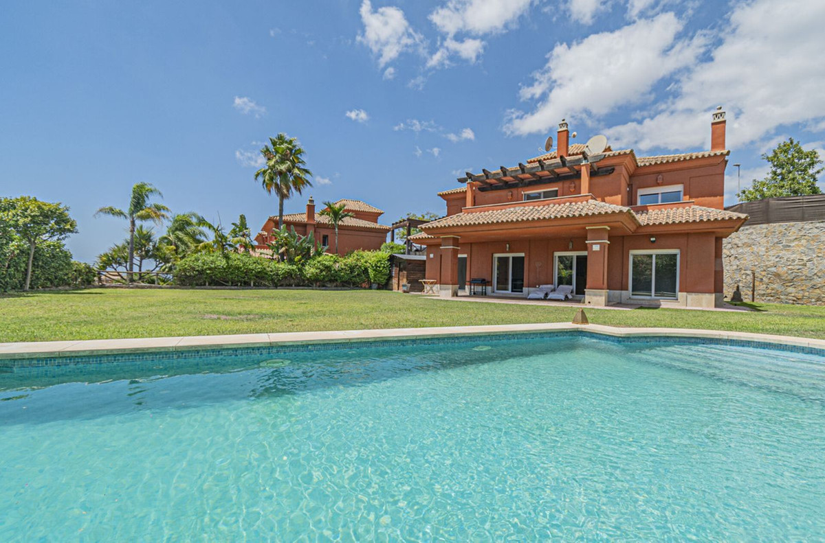 5 Bedroom Villa for Sale in Marbella