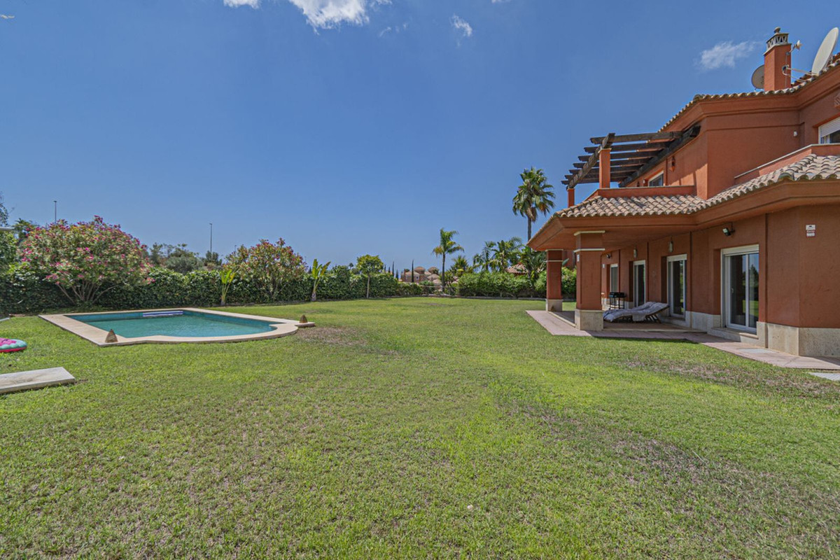 5 Bedroom Villa for Sale in Marbella — 2