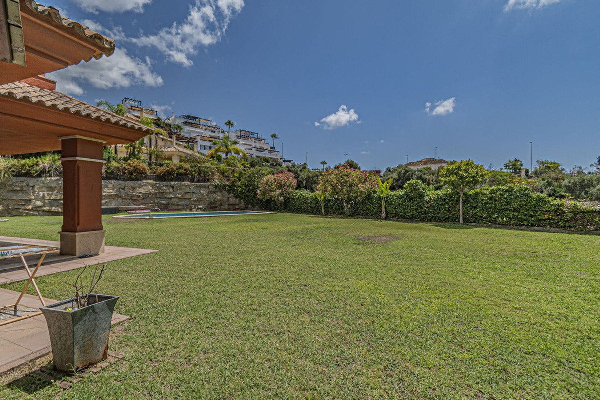 5 Bedroom Villa for Sale in Marbella — 3