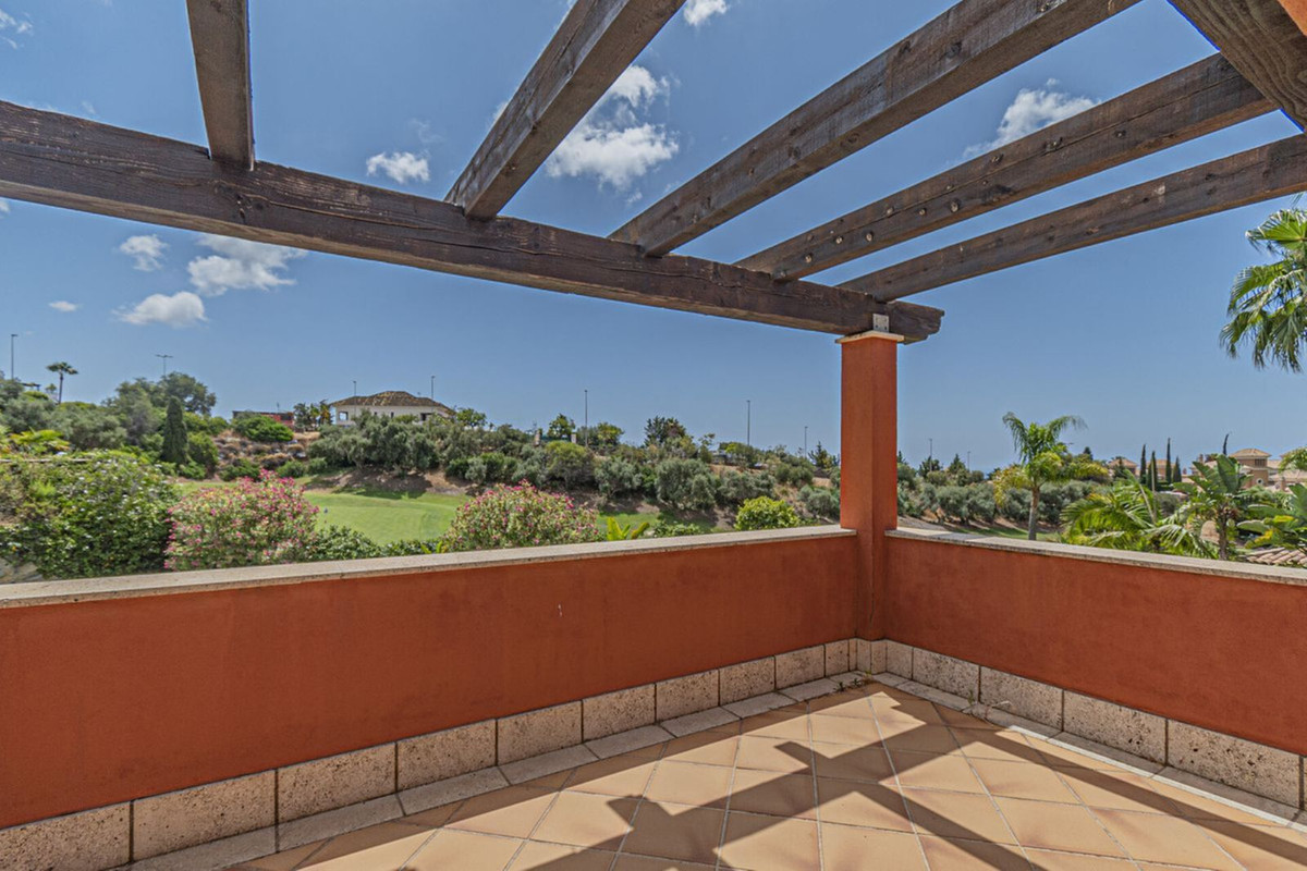5 Bedroom Villa for Sale in Marbella — view 10