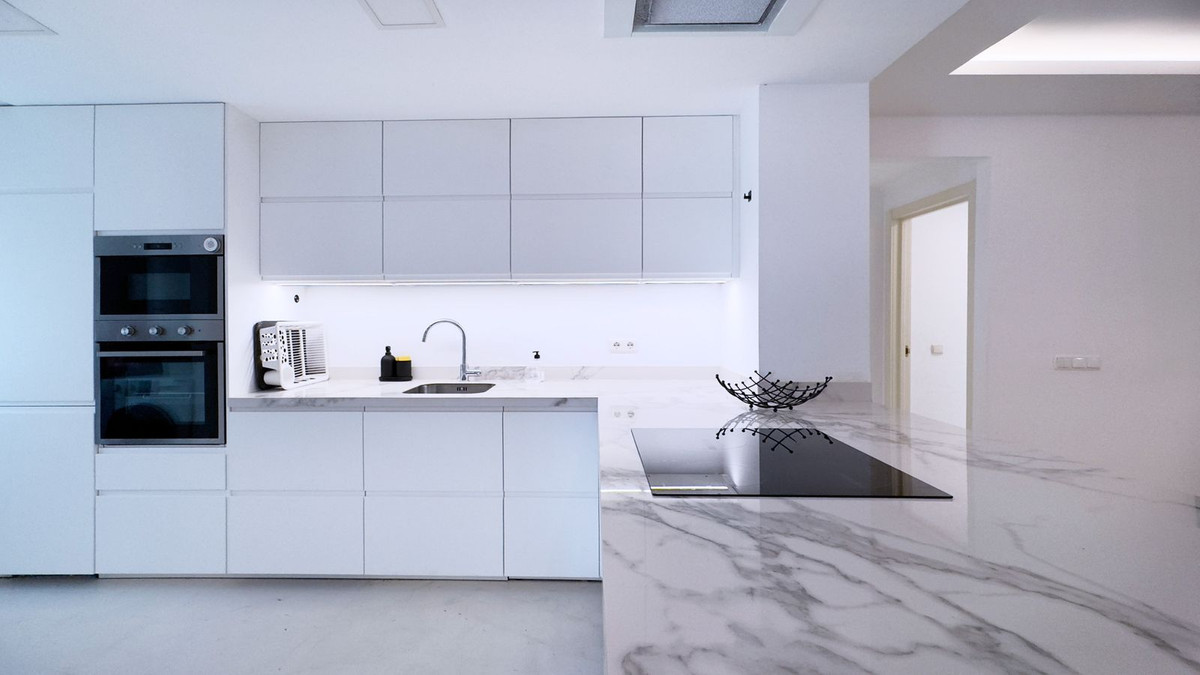 2 Bedroom Apartment for Sale in Nueva Andalucía — 4