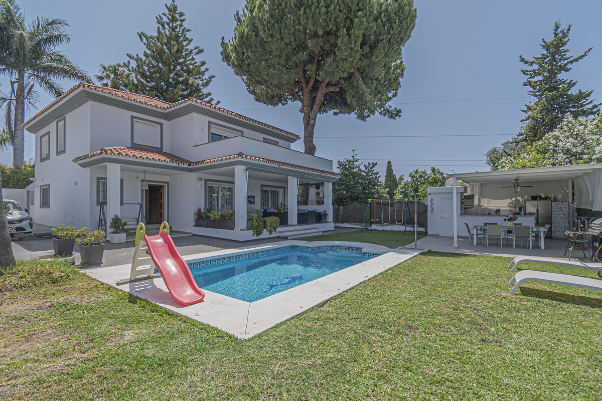 5 Bedroom Villa for Sale in San Pedro de Alcántara — 2