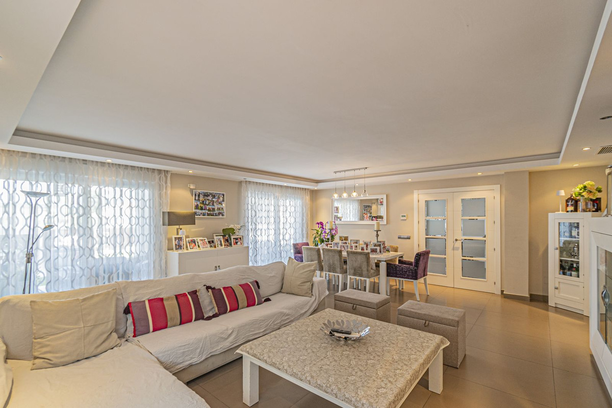 5 Bedroom Villa for Sale in San Pedro de Alcántara — 3