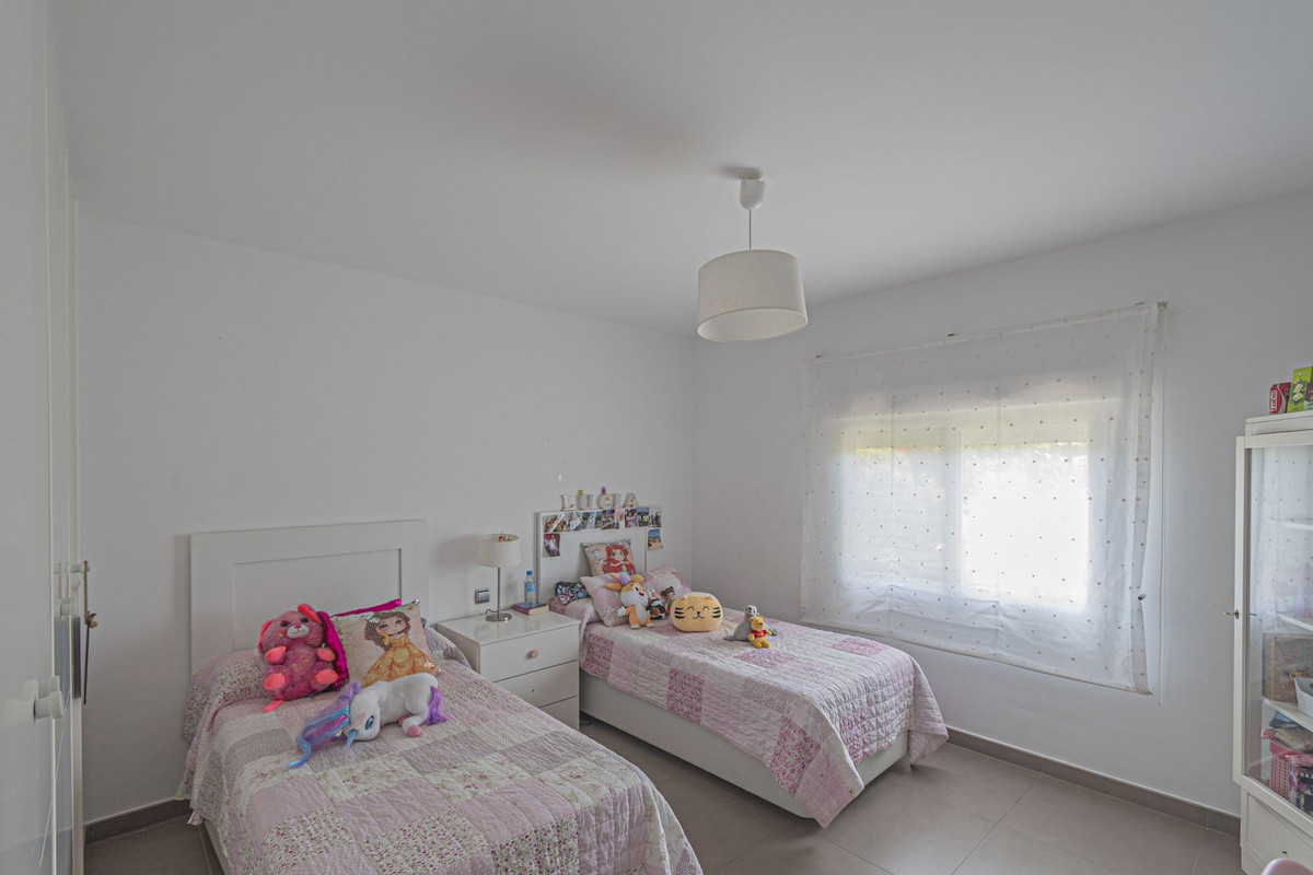 5 Bedroom Villa for Sale in San Pedro de Alcántara — 8