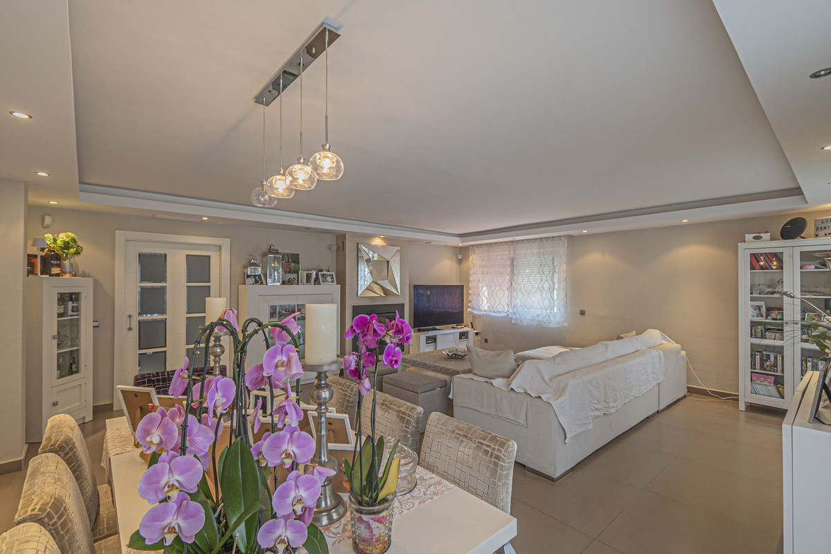 5 Bedroom Villa for Sale in San Pedro de Alcántara — 9
