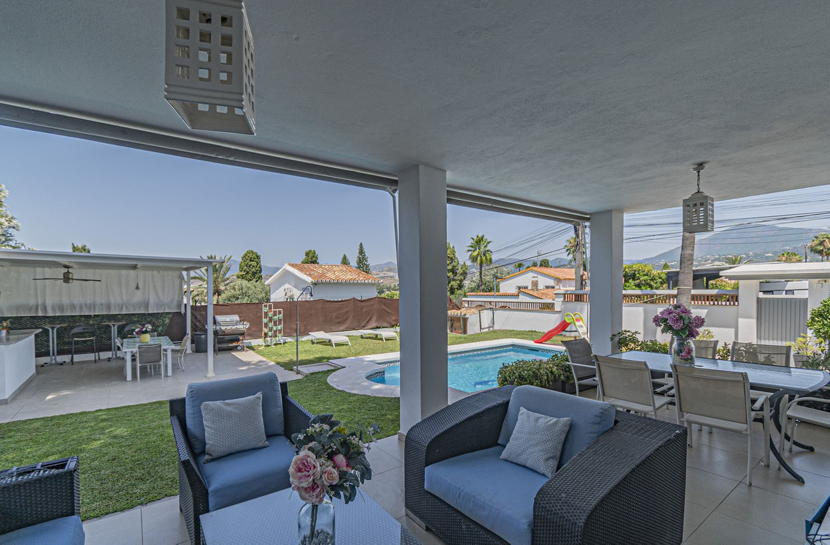 5 Bedroom Villa for Sale in San Pedro de Alcántara — view 10