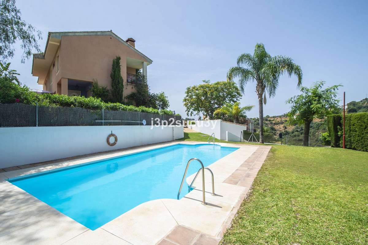 3 Bedroom Villa for Sale in Estepona — 2