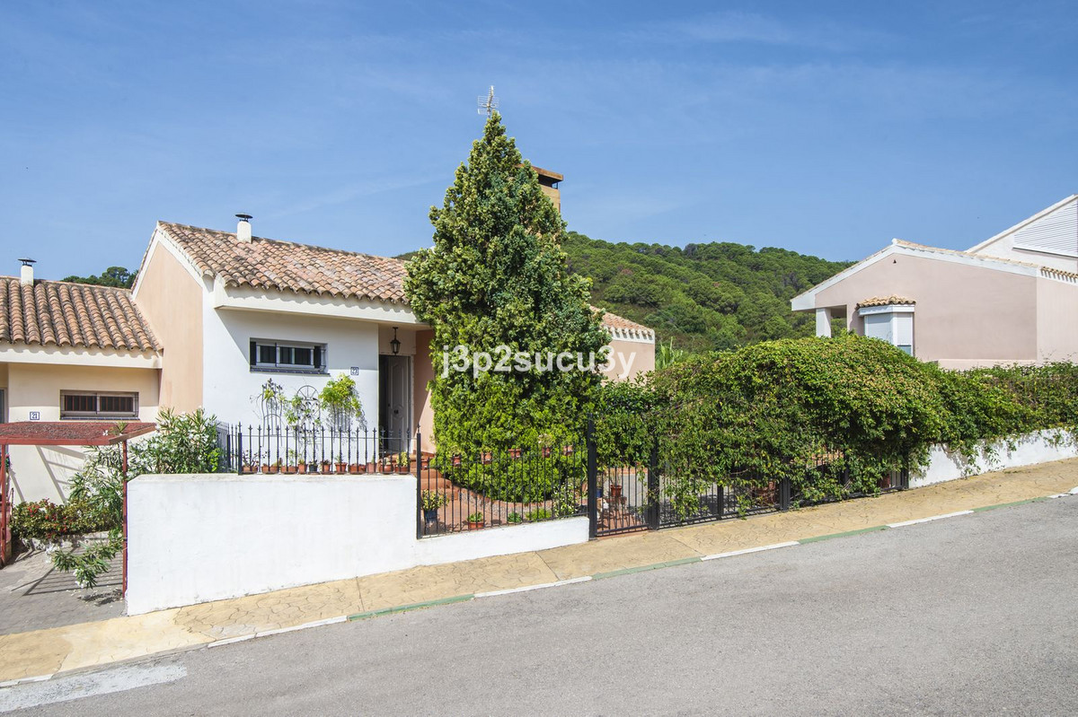 3 Bedroom Villa for Sale in Estepona — 3